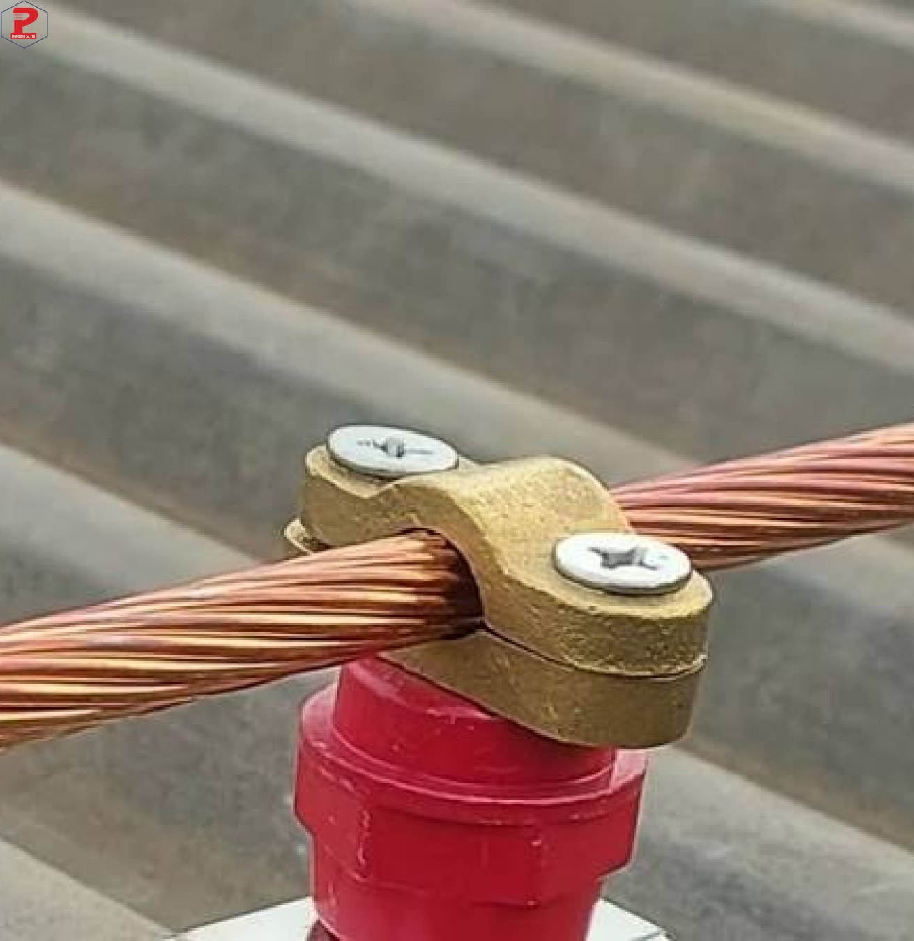 Kẹp và phụ kiện cố định dây thoát sét
